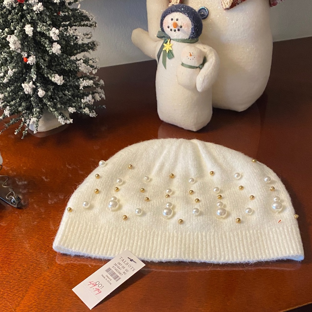 Talbots White Beanie Adorned with Pearls & Gold Beads • NWT